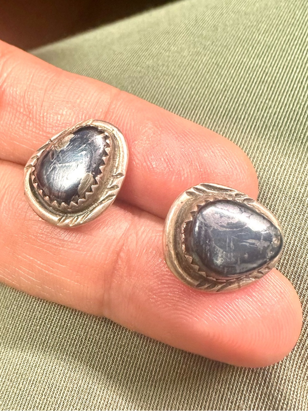 Sterling Silver Hematite(?)Teardrop Stud Earrings - Dark Gray with silver specks